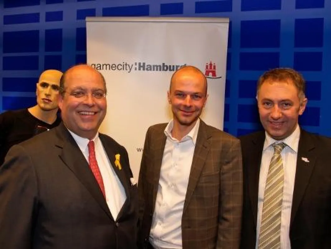 v.l. Andreas Wankum (CDU), Achim Quinke (gamecity:Hamburg), Farid Müller (GAL)
