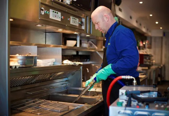 Filtafry: Erster mobiler Fritteusen Full Service baut mit Hochdruck Franchisenetz in Deutschland auf Bild: Filtafry: Erster mobiler Fritteusen Full Service baut mit Hochdruck Franchisenetz in Deutschland auf