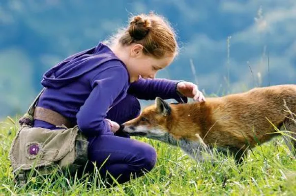 Bild: "Der Fuchs und das Mädchen" wurde zum Kinderfilm des Monats Juni gekürt