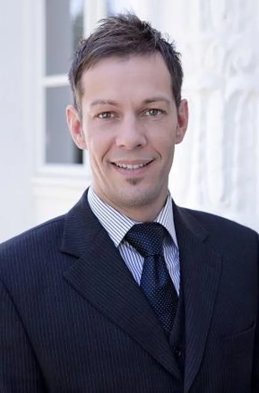 Fachanwalt Gregor Decken.