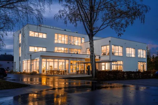 Bild: SRH Fernhochschule mit dem Deutschen Bildungs-Award ausgezeichnet