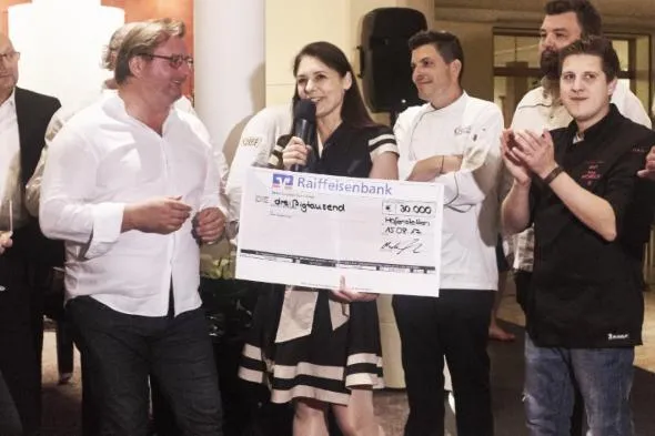 Spitzenköche für Afrika erhält 32.300 Euro-Spende Bild: Spitzenköche für Afrika erhält 32.300 Euro-Spende