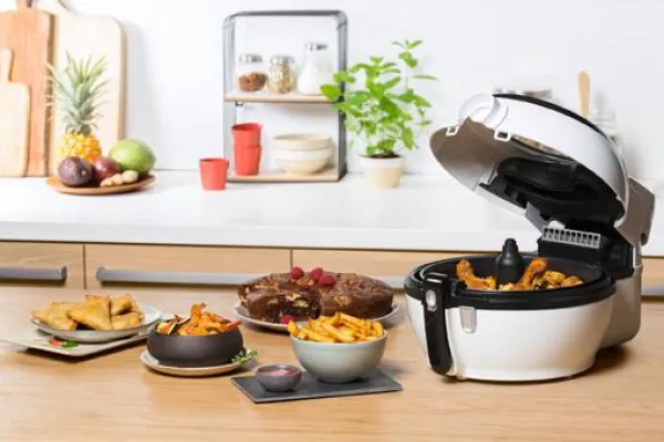 Neue Heißluftfritteuse ActiFry Genius von Tefal Bild: Neue Heißluftfritteuse ActiFry Genius von Tefal