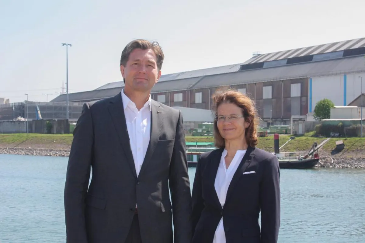 GF Michael Craiss u. ITK-GF Ursula Cantrup bündeln ihre Kräfte in Luft- u. Seefracht. (Foto: Craiss)