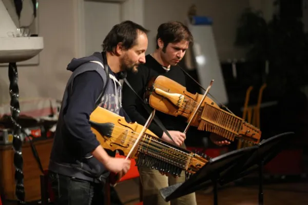 Bild: Musik verbindet - Die deutsche Schlüsselfidel zu Gast bei der schwedischen Nyckelharpa
