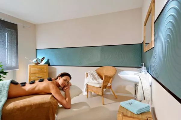 Bild: Lehmputz macht Physiotherapie-Praxis zur Wohlfühloase