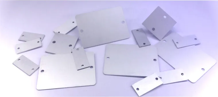 Bild: Schilderzuschnitte zum selber Laserbeschriften