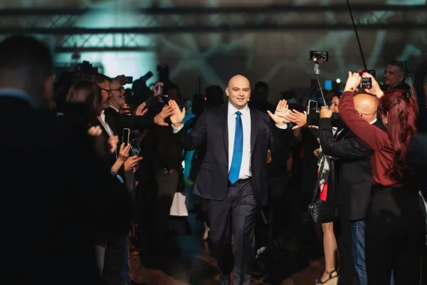 Bild: So funktioniert Kryptowährung: PLC Ultima