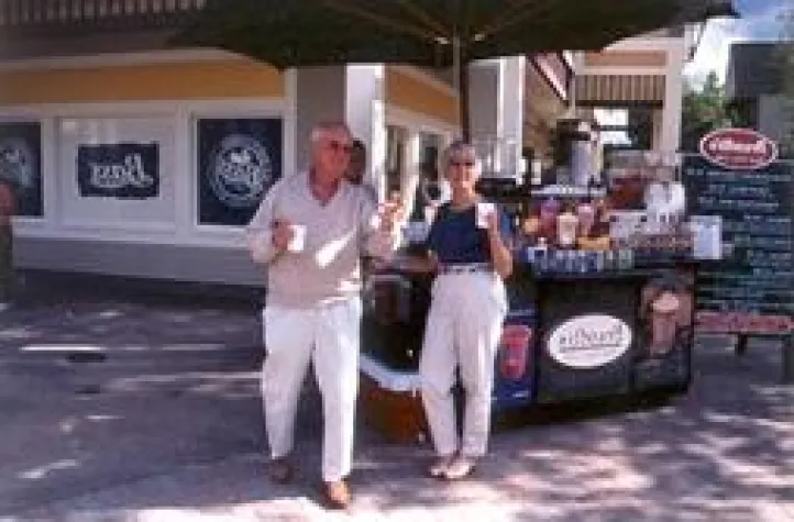 Bild: Shopping im Factory Outlet Center in North Conway New Hampshire