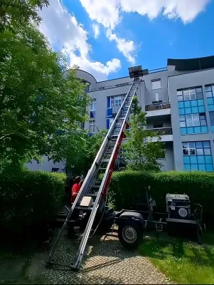 Bild: Passenden Lift für stressfreien Möbeltransport mieten bei MAC Handel & Vermietung aus Berlin