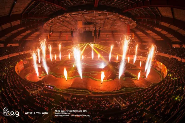Bild: FOG fireworks + sfx GmbH beim 33. ADAC Supercross in Dortmund