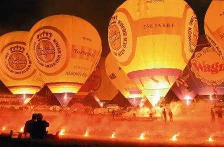 Bild: Highlights am Himmel - WARSTEINER feiert die 18. Internationale Montgolfiade