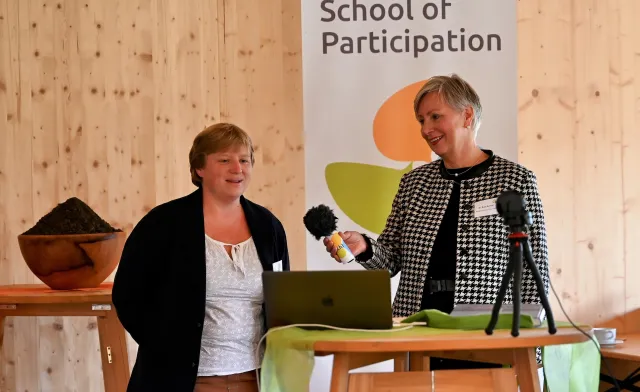 Bild: Gründung der weltweit ersten demokratischen Schule für Partizipation