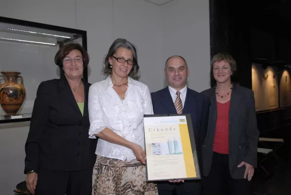 Bild: Bayerischer Frauenförderpreis 2008 - Auszeichnung RAPUNZEL NATURKOST als Best-Practice-Unternehmen