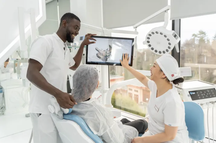 Bild: Neue Wege zum stabilen Zahnersatz: Knochenaufbau für Zahnimplantate