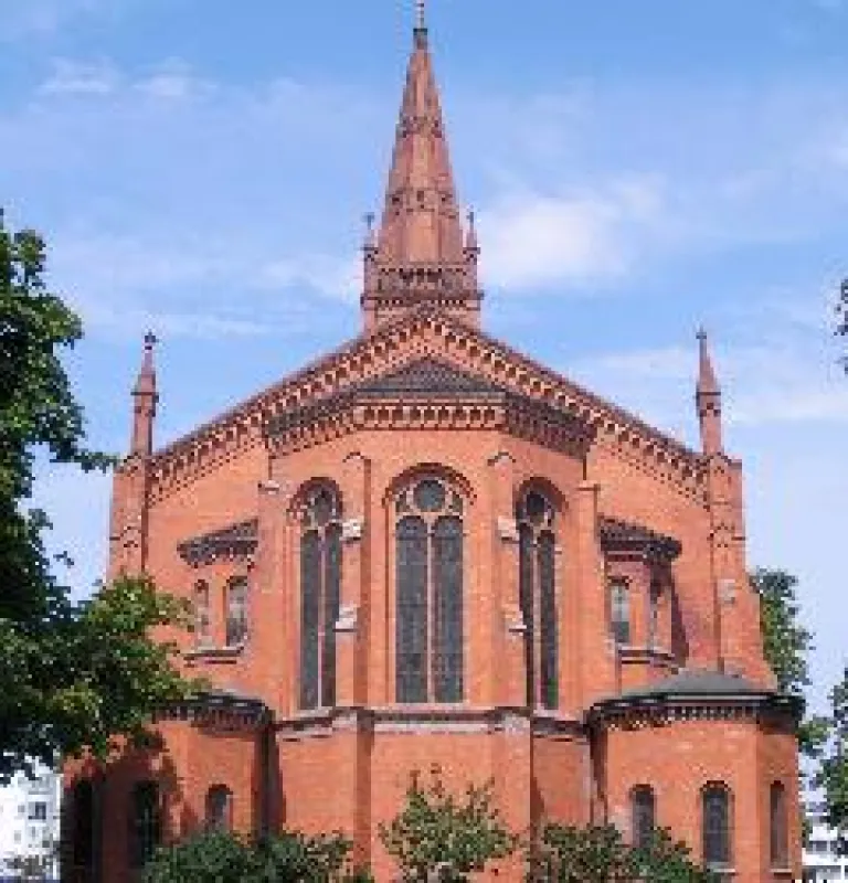 In der evangelischen Zwölf-Apostel-Kirche zu Schöneberg gedenkt die Notfallseelsorge den Verstorbenen 2010