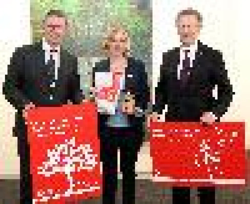 Landrat Heinz Eininger (links), Franz Scholz und Corina Schweikardt eröffneten die Aktion.