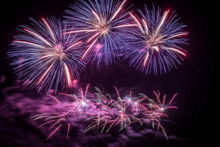 Die 15. Potsdamer Feuerwerkersinfonie am 22. und 23. Juli 2016 im Volkspark Potsdam Bild: Die 15. Potsdamer Feuerwerkersinfonie am 22. und 23. Juli 2016 im Volkspark Potsdam