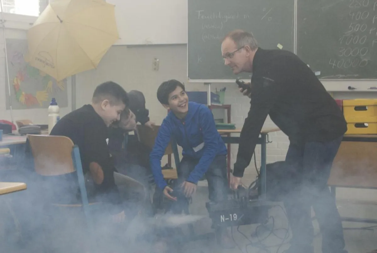 Zimmerwetter-Profis in der Schule