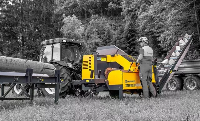 Bild: Holzspalter im privaten und kommerziellen Einsatz