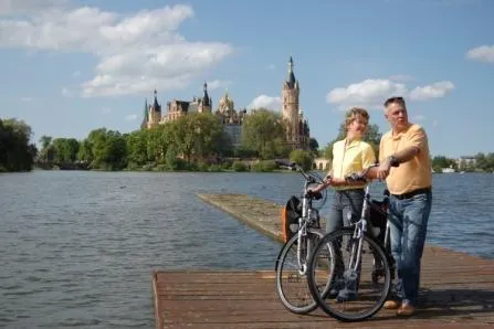 Bundesgartenschau 2009 in Schwerin aktiv erleben - Radwanderwoche als buchbares Komplettpaket Bild: Bundesgartenschau 2009 in Schwerin aktiv erleben - Radwanderwoche als buchbares Komplettpaket