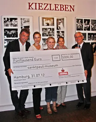 Bild: Aktion zum 16. Welt-Astra-Tag: Astra tut was. Für seine Heimat St. Pauli