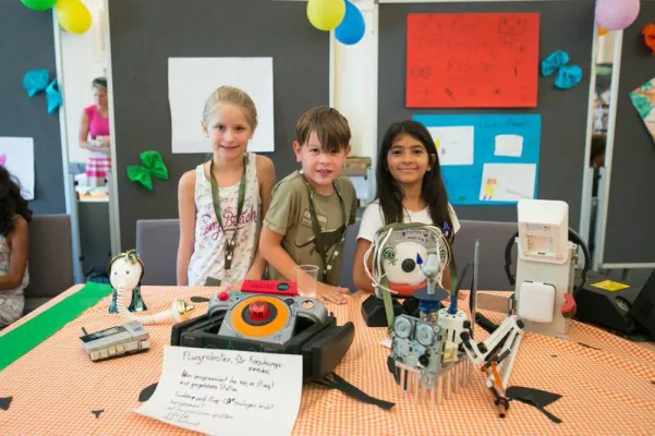 Bild: A summer of science for elementary school children and teenagers
