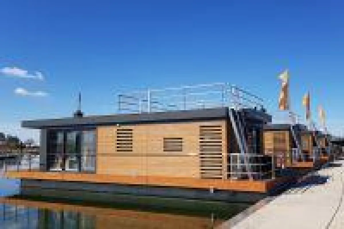 Schwimmende Ferienhäuser Brombachsee Fränkisches Seenland Bayern