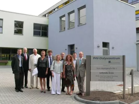 PHV-Dialysezentrum eröffnet - Moderne Technik in hellen und freundlichen Behandlungsräumen Bild: PHV-Dialysezentrum eröffnet - Moderne Technik in hellen und freundlichen Behandlungsräumen