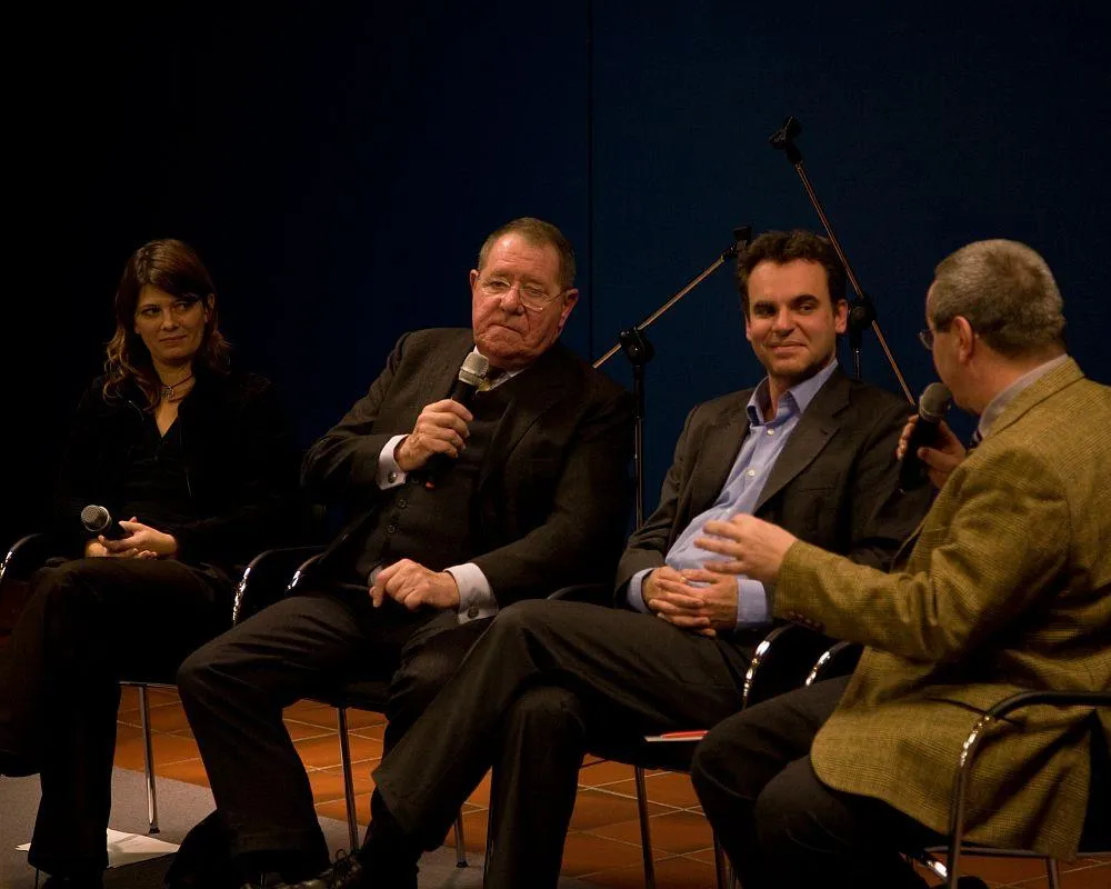 Diskussion in Bonn (v.l.): Autorin Jeanette Seiffert, Wolfgang Roth (SPD), Moderator Frank Überall, Stephan Eisel (CDU). Foto: www.maehrle.de