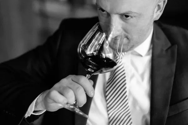 Bild: Josip Stjepandic vom Restaurant Goldberg ist nun staatlich geprüfter Sommelier