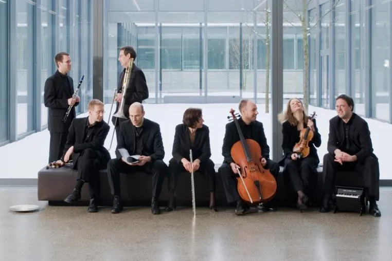 Das E-MEX-Ensemble spielt im Museum für Kunst und Kulturgeschichte Dortmund Bild: Das E-MEX-Ensemble spielt im Museum für Kunst und Kulturgeschichte Dortmund