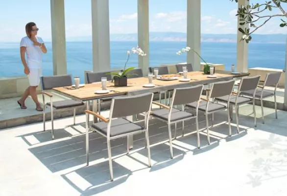 Bild: Treffpunkt Ostertafel ZEBRA bietet eine große Vielfalt hochwertiger Gartentische