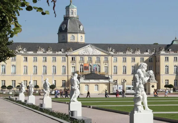 Bild: 66. Jahrestagung der Deutschen Gesellschaft für Neurochirurgie in Karlsruhe