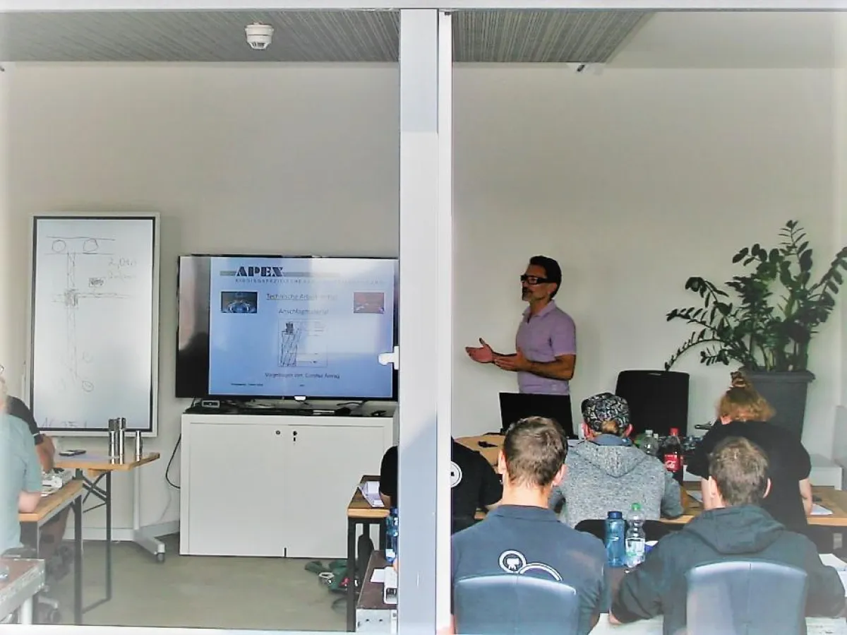 Seminar bei der Apex Riggingschule (Foto: Aventem, frei zur Veröffentlichung bei Namensnennung)