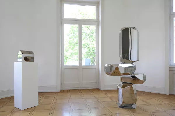 Bild: „Arik Levy – Transition of Balance“ in der Galerie Scheffel, Bad Homburg
