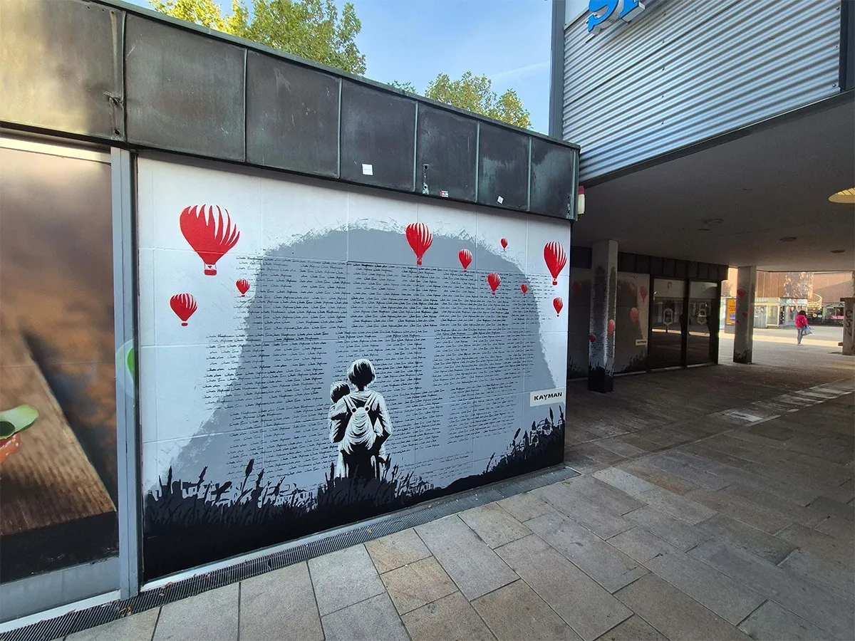 Wandbild von KAYMAN in der Porschestraße (© WMG Wolfsburg)