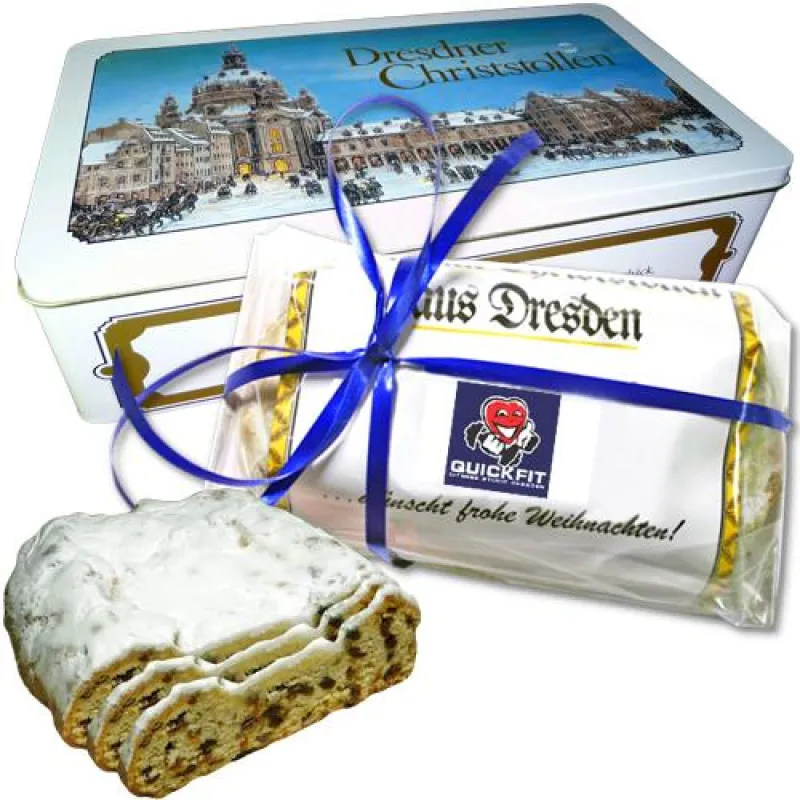 Original Dresdner Stollen mit Logo des Fitnessstudios Quickfit in Dresden