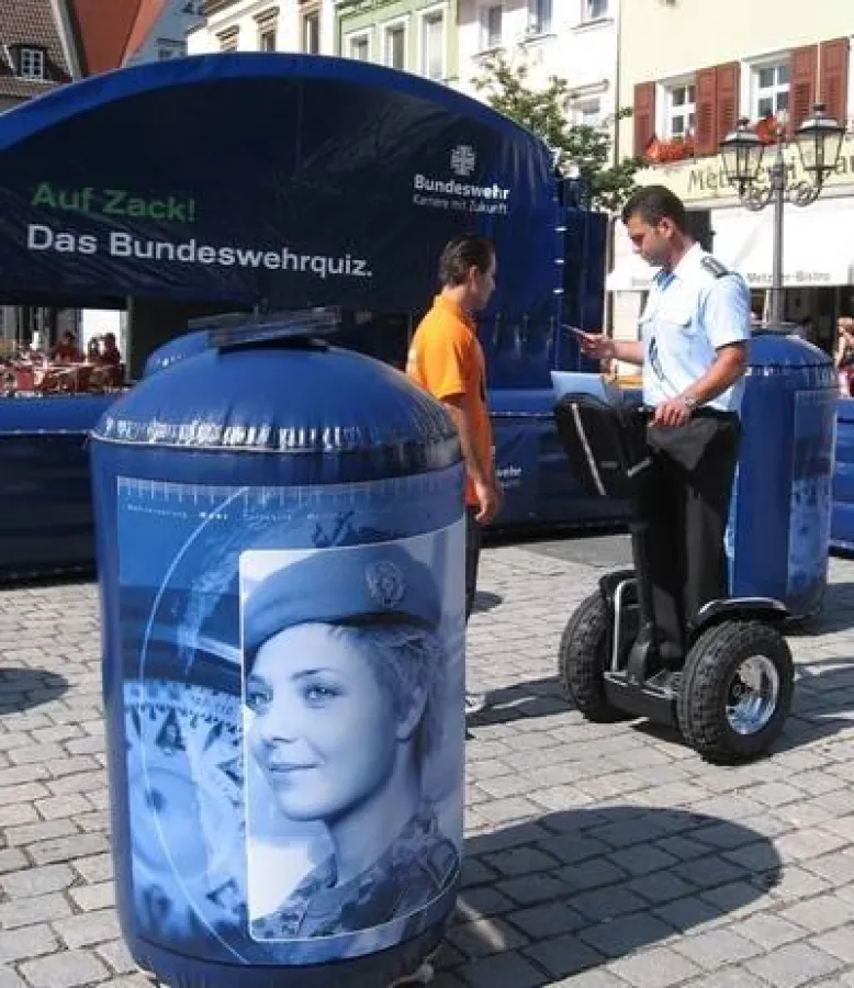 Segway-Parcours beim KarriereTreff Bw (c) Quelle Bundeswehr