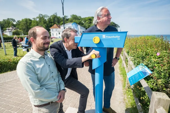 Fraunhofer IGD eröffnet Augmented Reality Fernglas mit Blick ins Digital Ocean Lab Bild: Fraunhofer IGD eröffnet Augmented Reality Fernglas mit Blick ins Digital Ocean Lab