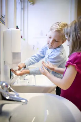 Bild: Hygiene in Familien: Saubere Kinderhände wichtiger als gute Manieren