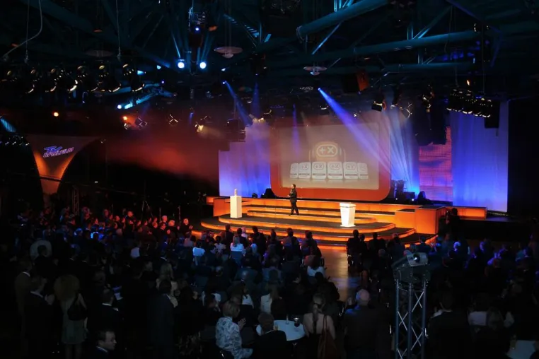 Über 800 internationale Top-Entscheider kamen zur fünften Plus X Award-Night nach Köln Bild: Über 800 internationale Top-Entscheider kamen zur fünften Plus X Award-Night nach Köln