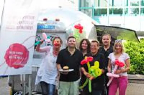 Bild: Kulinarischer Jahrmarkt des Mercure Hotel Düsseldorf Hafen begeistert Familien des Hospiz Regenbogenland