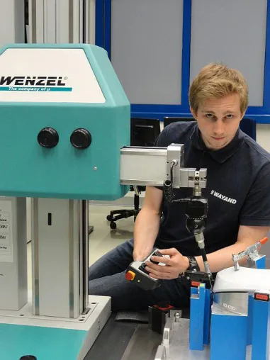 Eine fundierte Ausbildung ist für Fertigungsmesstechniker ein Muss Bild: Eine fundierte Ausbildung ist für Fertigungsmesstechniker ein Muss