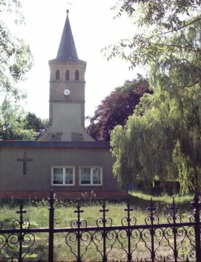Dorfkirche zu Brädikow