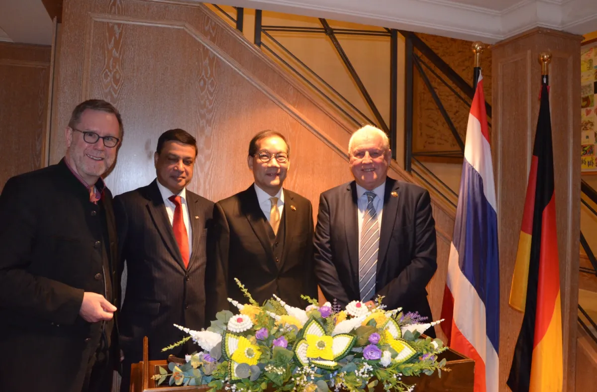 Reinhard Naumann, Defense Attaché India  Sanjay, H.E A Krishnamra, Chairman Eberhard J. Trempel (© Marie Wildermann (Diplomatisches Magasszin))