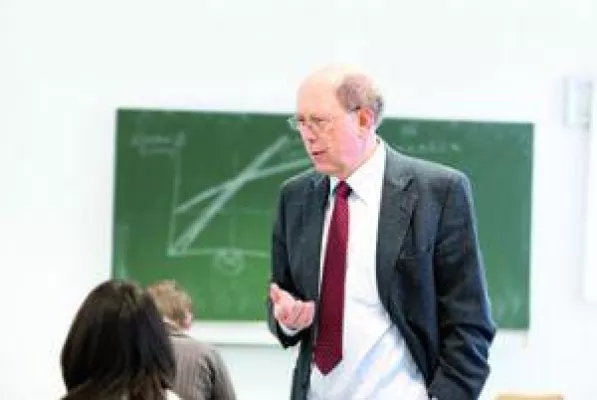 Bild: AKAD-Studienstipendien für Mitarbeiter in KMU: Bewerbungsschluss in sechs Wochen