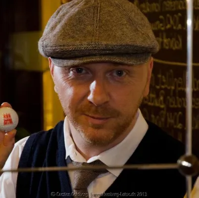 Bild: "Let's put together" - Hotelgolf für Singles in Hamburg.