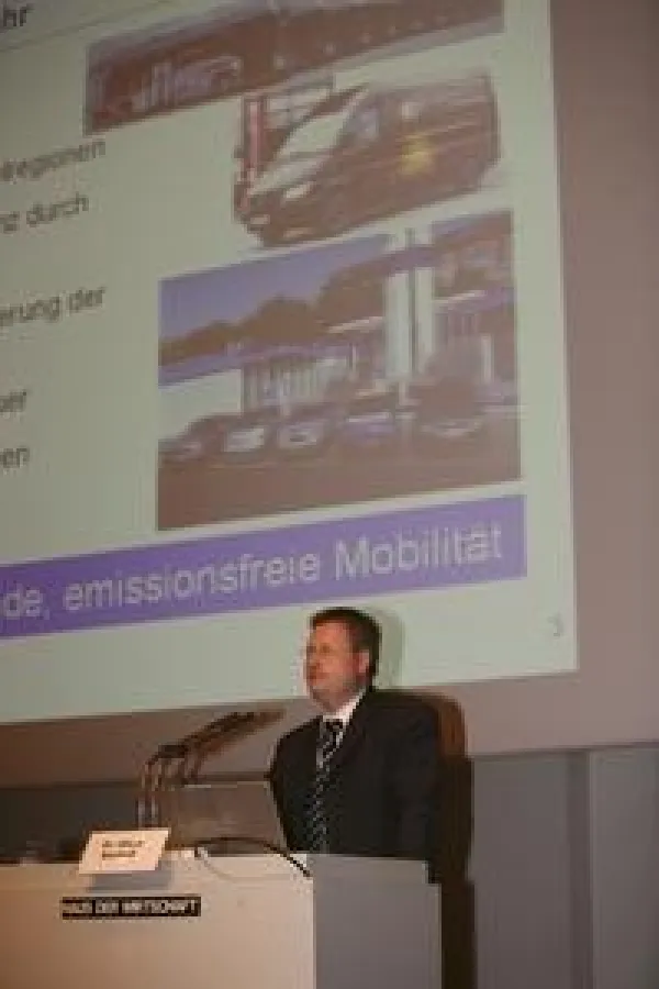 Dr. Klaus Bonhoff: Die Bundesregierung setzt auf Wasserstoff und Brennstoffzellen und fördert sie durch das Nationale Innovationsprogramm Wasserstoff- und Brennstoffzellen-Technologie (NIP). Foto: Pet