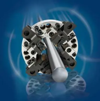 Bild: Drehschälen ist in jeder Hinsicht ?Schwer?-Zerspanung